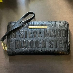 Black & Gold Steve Madden Wristlet